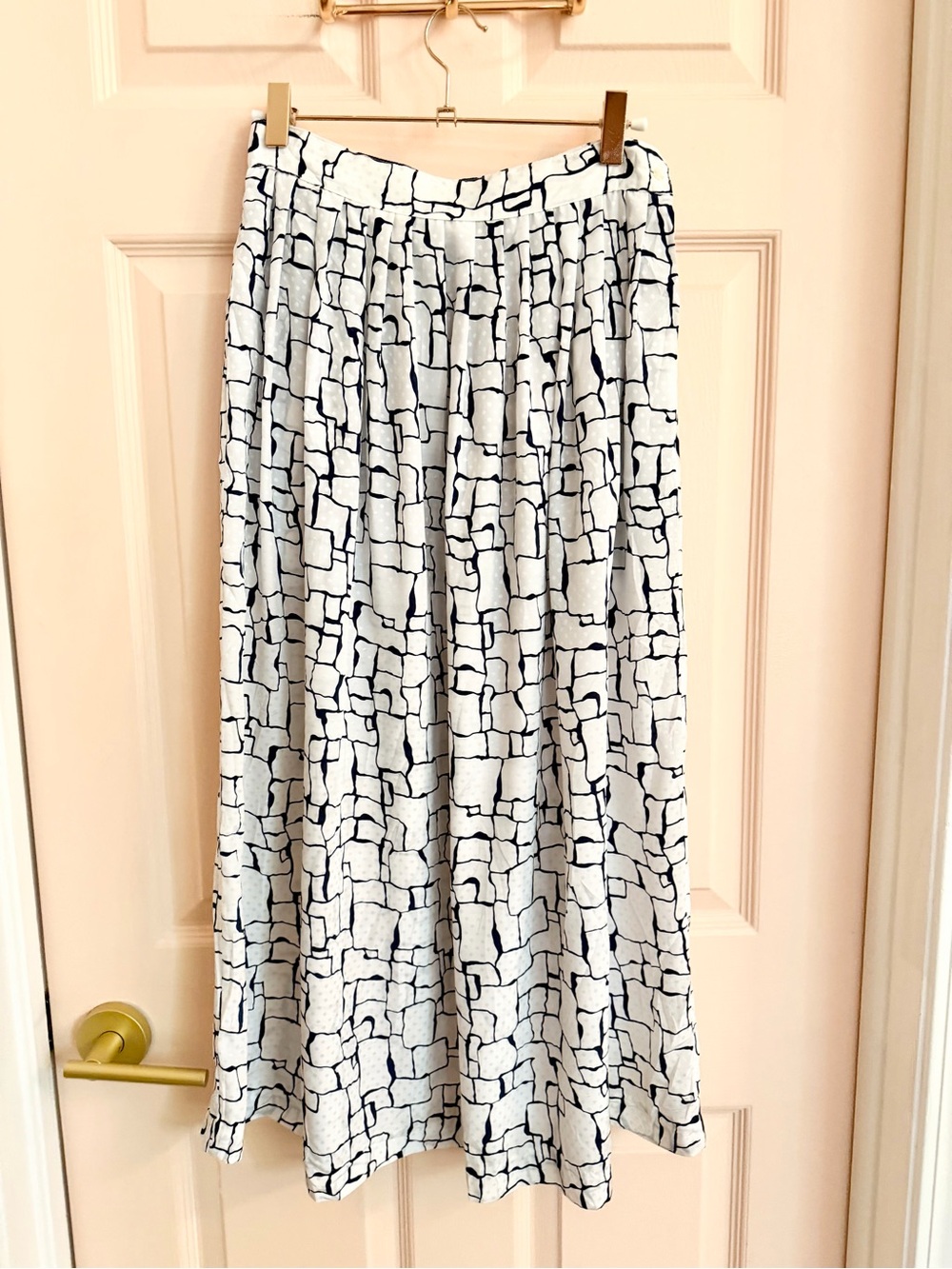 Vintage white diversity skirt